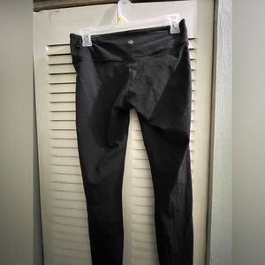 Lululemon leggings size 6